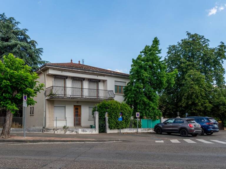 Immeuble - 243 m² - Roussillon (38) — photo 1