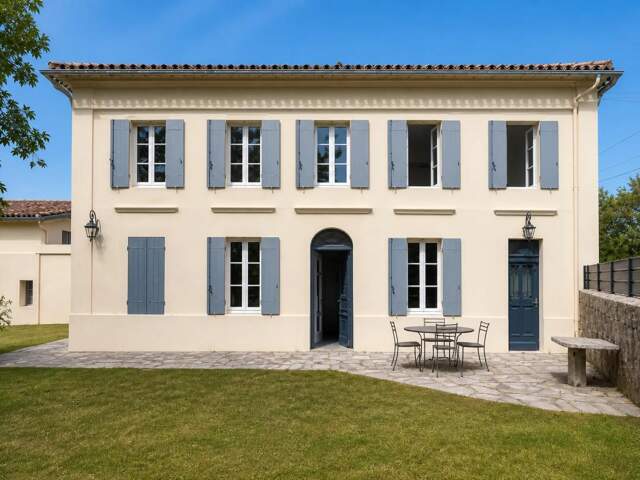 Maison de 8 pièces de 280 m² à Puisseguin — photo du bien