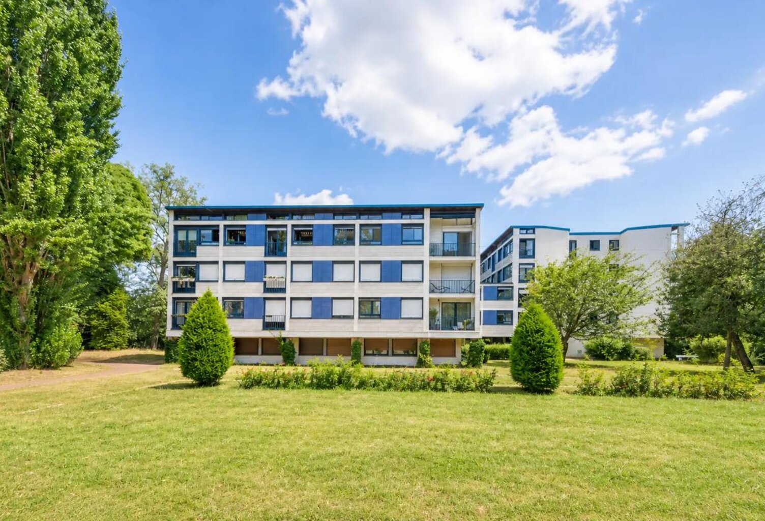 Appartement T4 de 68,3 m² à Louveciennes — photo 1