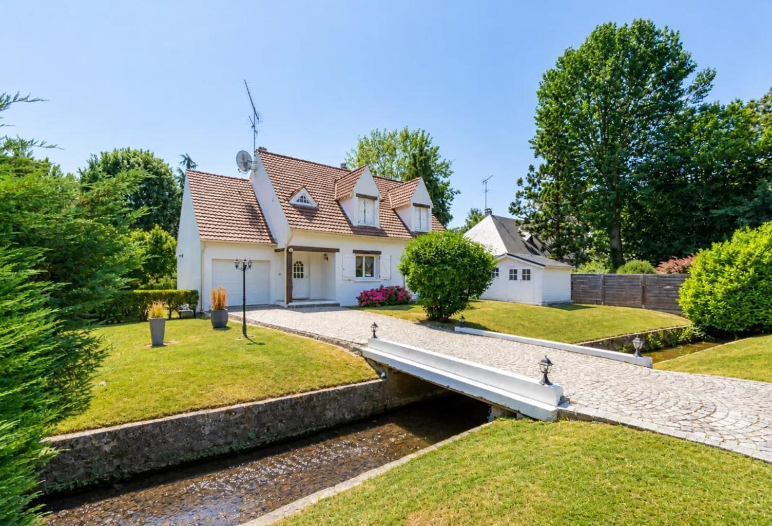 Maison familiale rénovée 4 chambres, environnement bucolique à Saint-Arnoult-en-Yvelines — photo 1