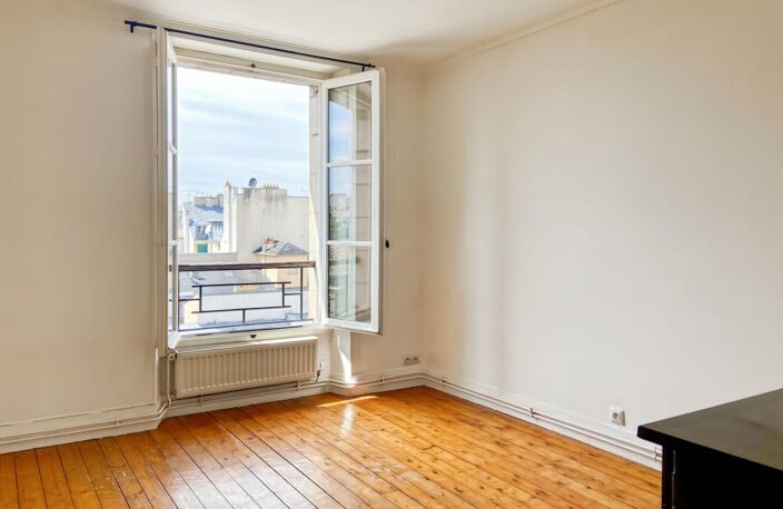 Appartement À Vendre - Plein cœur Notre Dame — photo 2