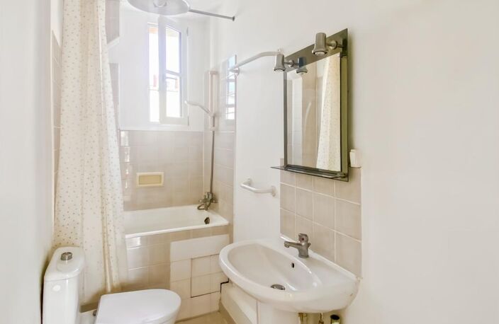 Appartement À Vendre - Plein cœur Notre Dame — photo 5