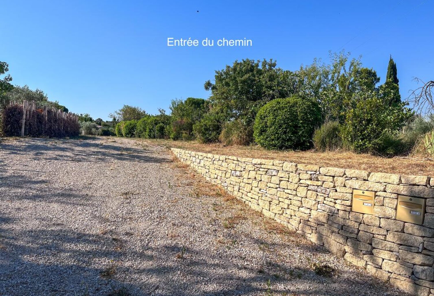 Terrain constructible et viabilsié à vendre — photo 1