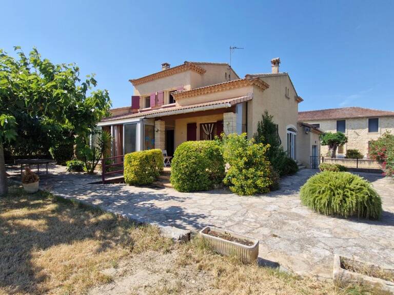 Domazan Maison à Vendre, à rafraîchir, 141 m², 4 chambres, Garage, Terrain 729 m² — photo 1