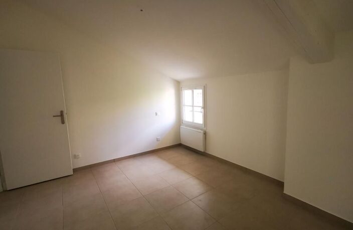 Appartement À Louer centre de Villeneuve les Avignon — photo 3