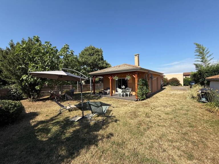 Maison de plain pied à St Clair du Rhône — photo 1