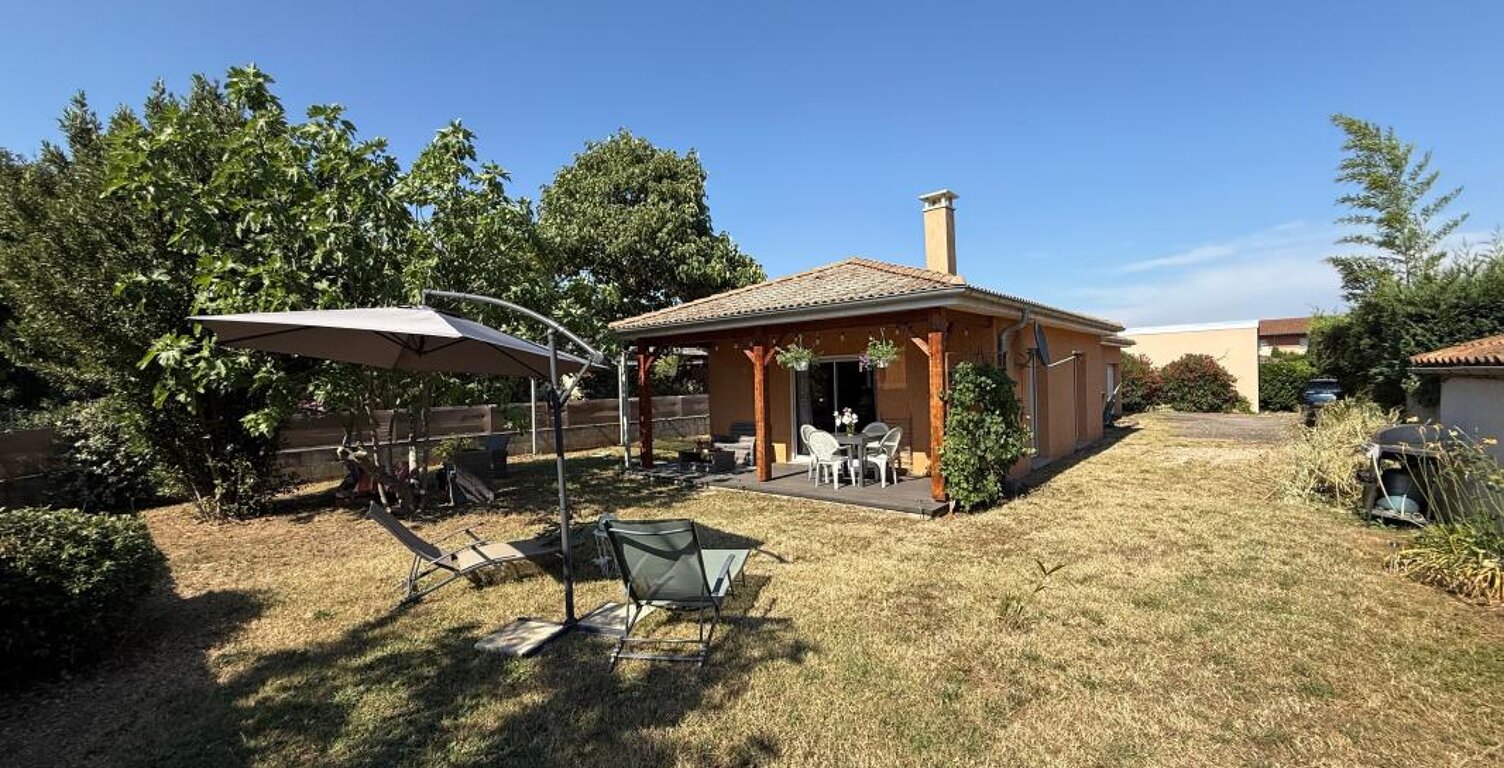 Maison de plain pied à St Clair du Rhône — photo 1