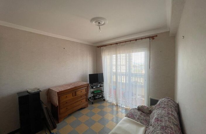 A VENDRE TOULON 83000 APPARTEMENT 4 PIECES DERNIER ETAGE ASCENSEUR VUE MER — photo 2