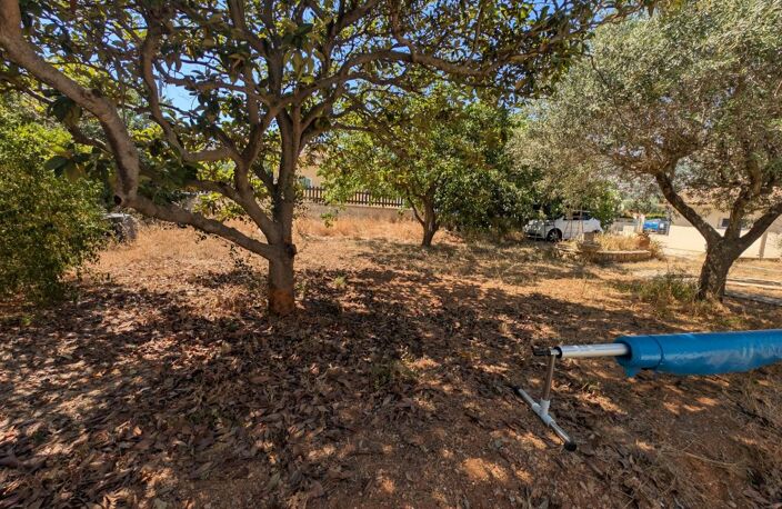 A vendre terrain plat constructible sur le secteur TOULON OUEST des routes au calme — photo 2