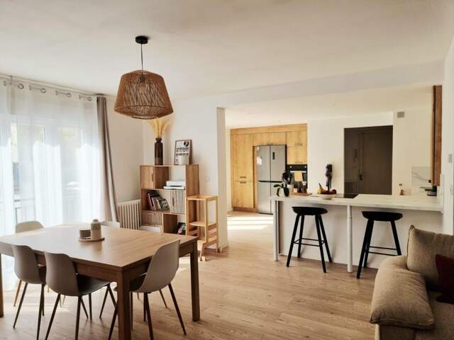 Appartement À Vendre — photo du bien