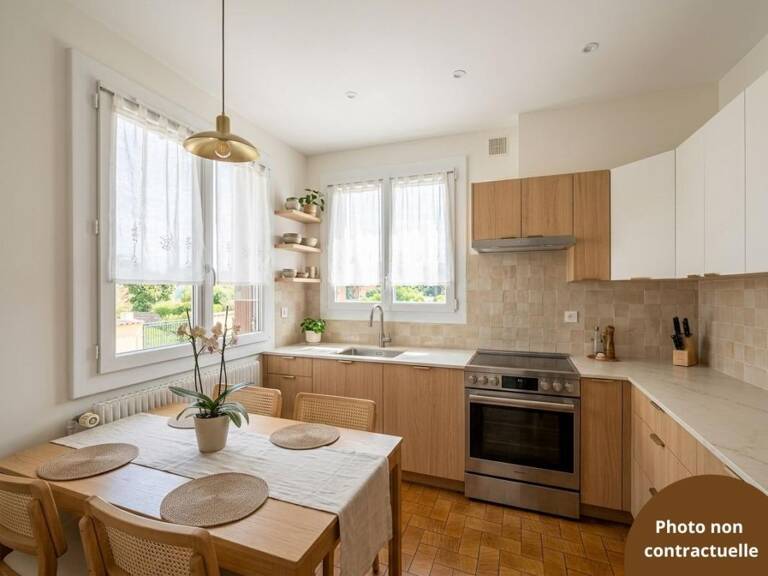SAINT BONNET PRES RIOM Amateur de bricolage Grange 68m² - Maison 3 chambres - Cour — photo 1