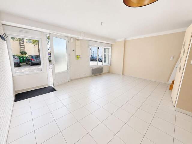 Appartement À Vendre — photo du bien