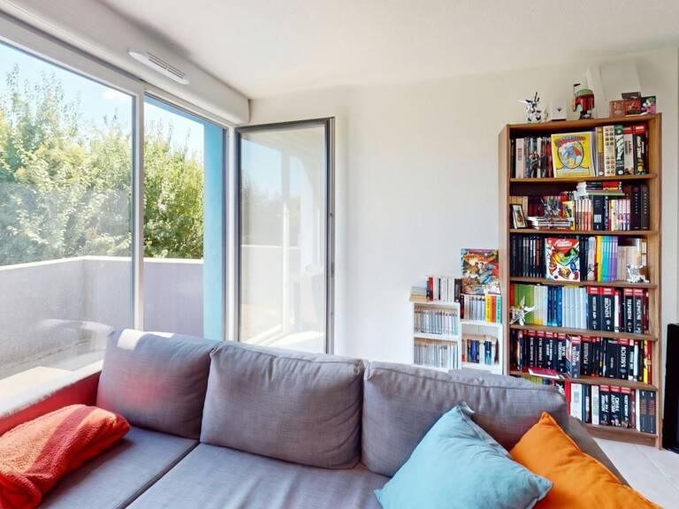 Vendu loué : T2 + parking, 6 240 €/an dès l'acte — photo 1