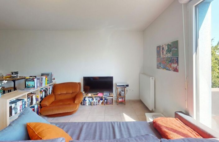 Vendu loué : T2 + parking, 6 240 €/an dès l'acte — photo 2
