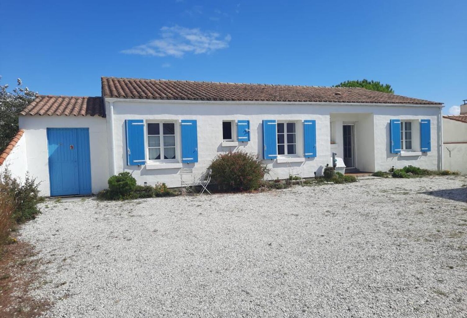 Maison à vendre – À seulement 250 m de la plage ! — photo 1
