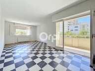 MOURILLON - SPACIEUX APPARTEMENT TYPE 4 -108 M2 - AVEC TERRASSE À RÉNOVER DANS RÉSIDENCE DE STANDING AVEC GARDIEN, ASCENSEURS ET MONTE-CHARGES — photo 4