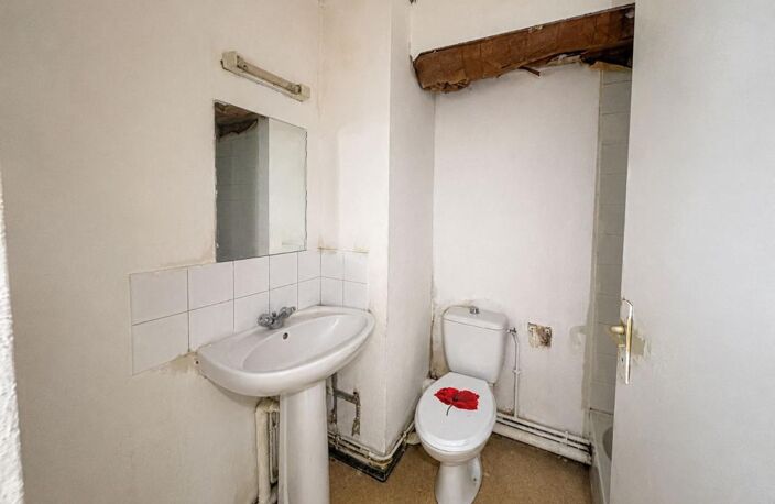 TOULOUSE PRADETTES - STUDIO À RÉNOVER FORT POTENTIEL — photo 3