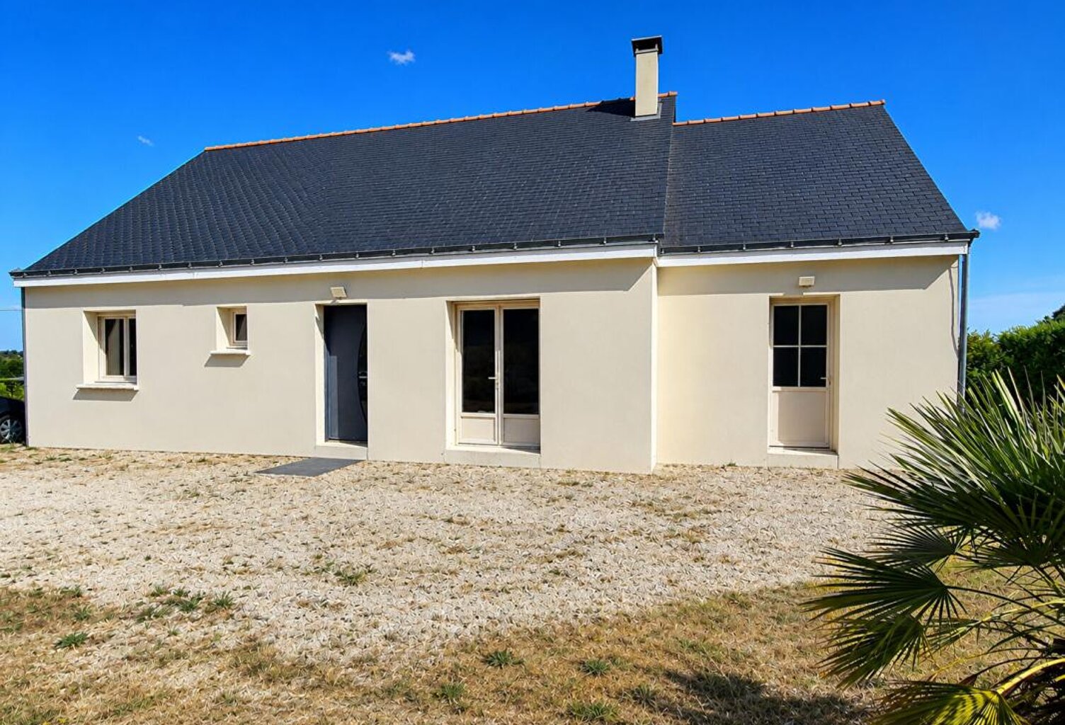 Joli pavillon de plain-pied - VERNOIL LE FOURRIER (49390) — photo 1