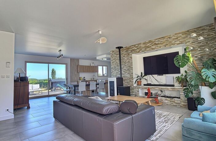 Joli pavillon de plain-pied - VERNOIL LE FOURRIER (49390) — photo 2