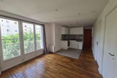 Appartement 3 pièces 860 €