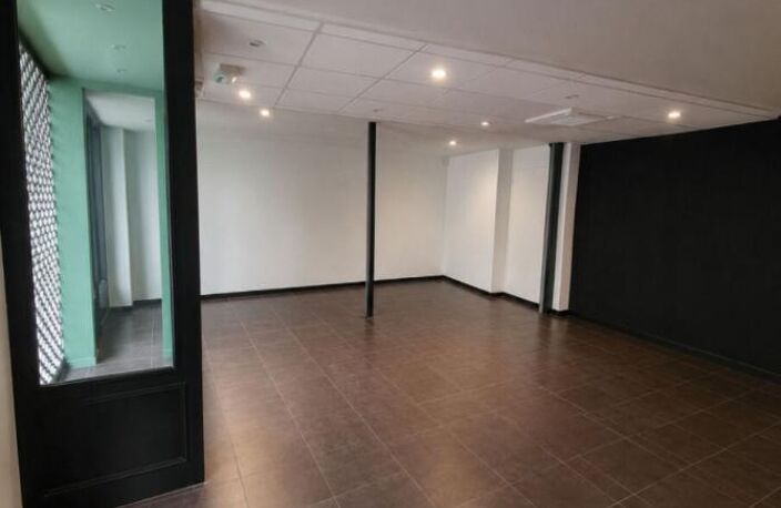 Immeuble rapport Dreux 6 pièce(s) 210 m2 avec local commercial — photo 2