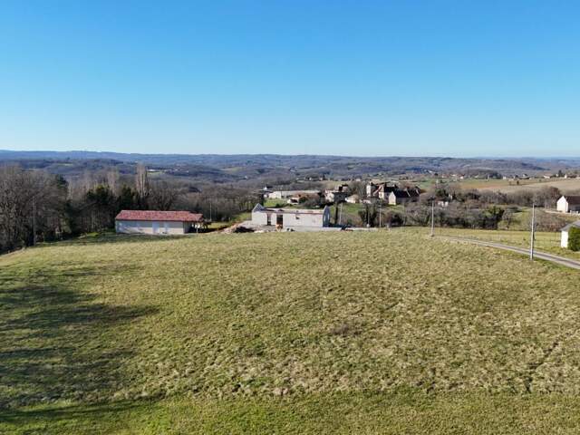 Terrain constructible de 2713 m2 à Dégagnac — photo du bien
