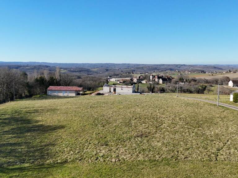 Terrain constructible de 2713 m2 à Dégagnac — photo 1