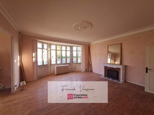 Maison de 212 m2 A VENDRE Les Herbiers Centre Ville - 4 Chambres et un bureau sur un terrain de 1150 m2 — photo du bien