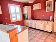 Maison en pierre dans  le bourg  d'Eymet — photo 4