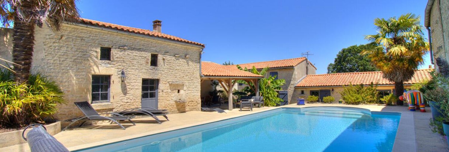 Maison 6 Pièces 199 m² à vendre à Sainte-Ouenne (79220)