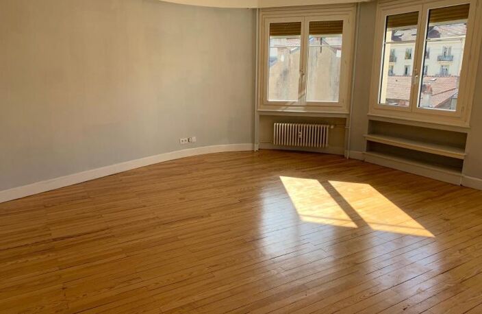 Location appartement 3 pièces 90 m² à Saint-Étienne (42000) — photo 2