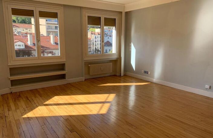 Location appartement 3 pièces 90 m² à Saint-Étienne (42000) — photo 3