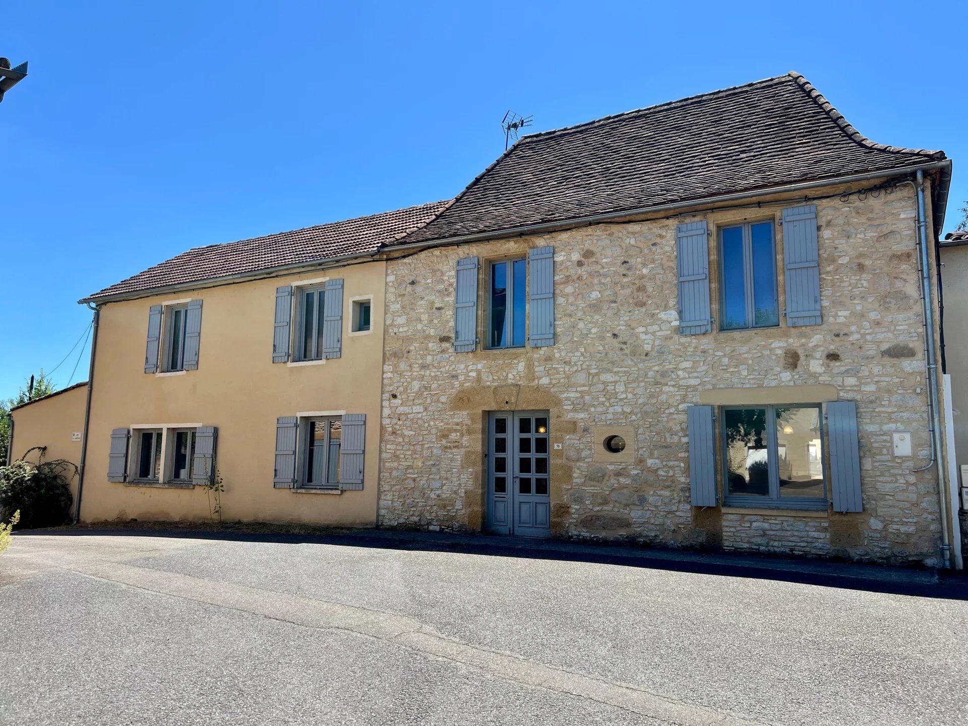 Maison 9 pièces 254 m² · à Cazals · 254 m² · 298 000 €