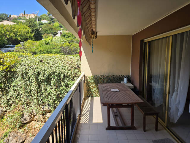 Appartement 3 pieces traversant  67m2 + Balcon 11.32 m2 quar — photo du bien