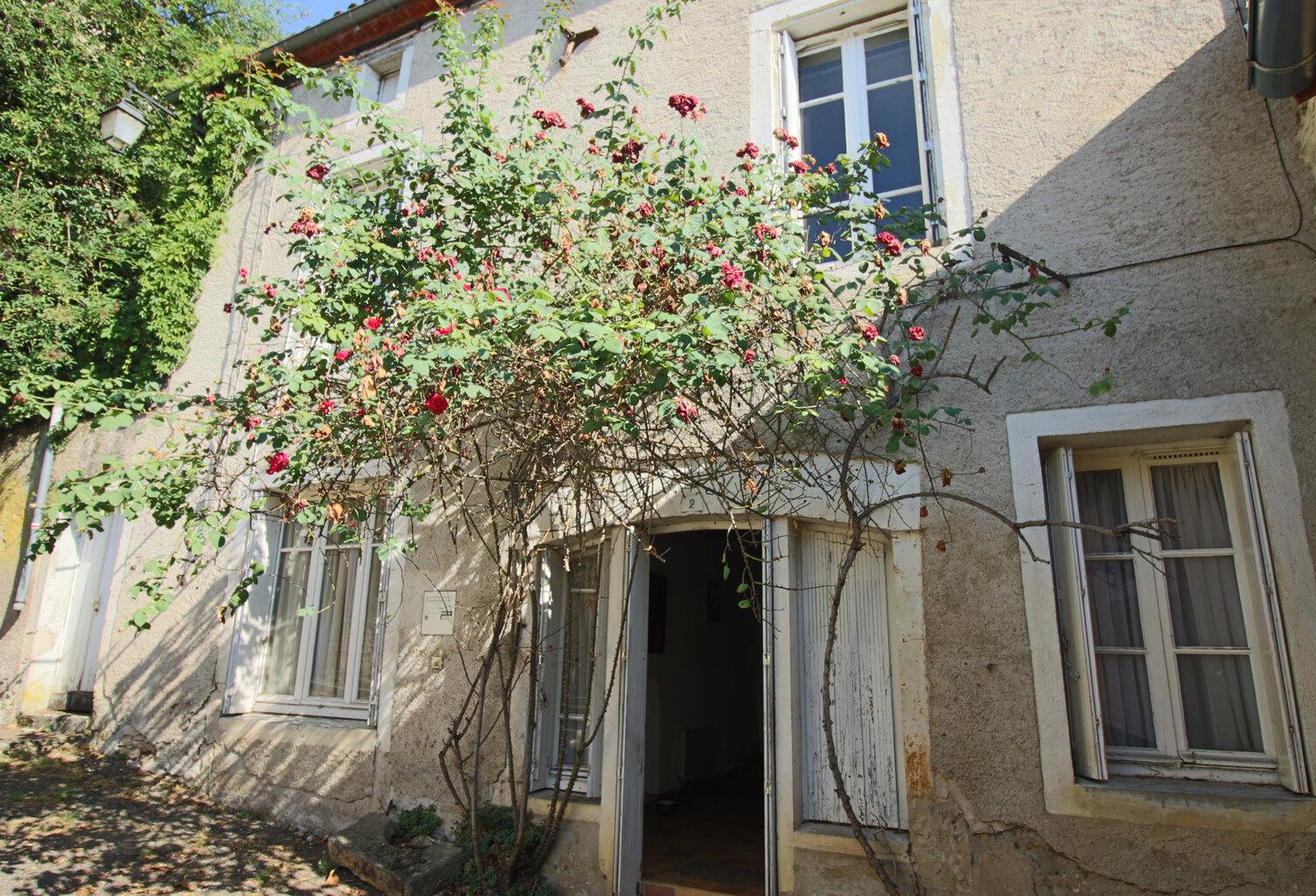 Rare!! Maison en pierre à vendre à Puy-l'Évêque   100 m2, ja — photo 1