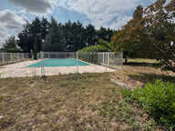 Grande maison avec beau terrain et piscine. — photo 2