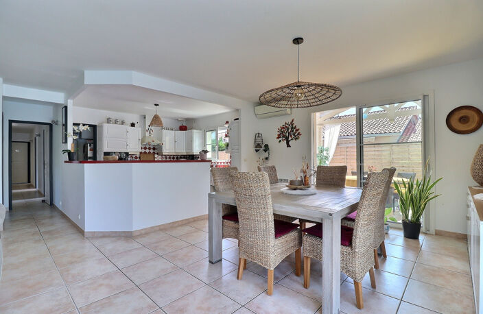 MAISON T5 BISCAROSSE EN PARFAIT ETAT AVEC PISCINE — photo 4
