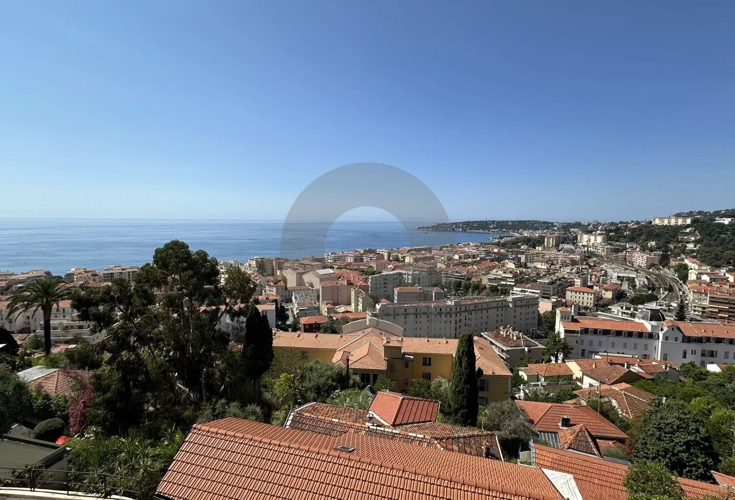 MENTON - TERRES CHAUDES: APPARTEMENT 2P AVEC VUE MER PANORAMIQUE — photo 1