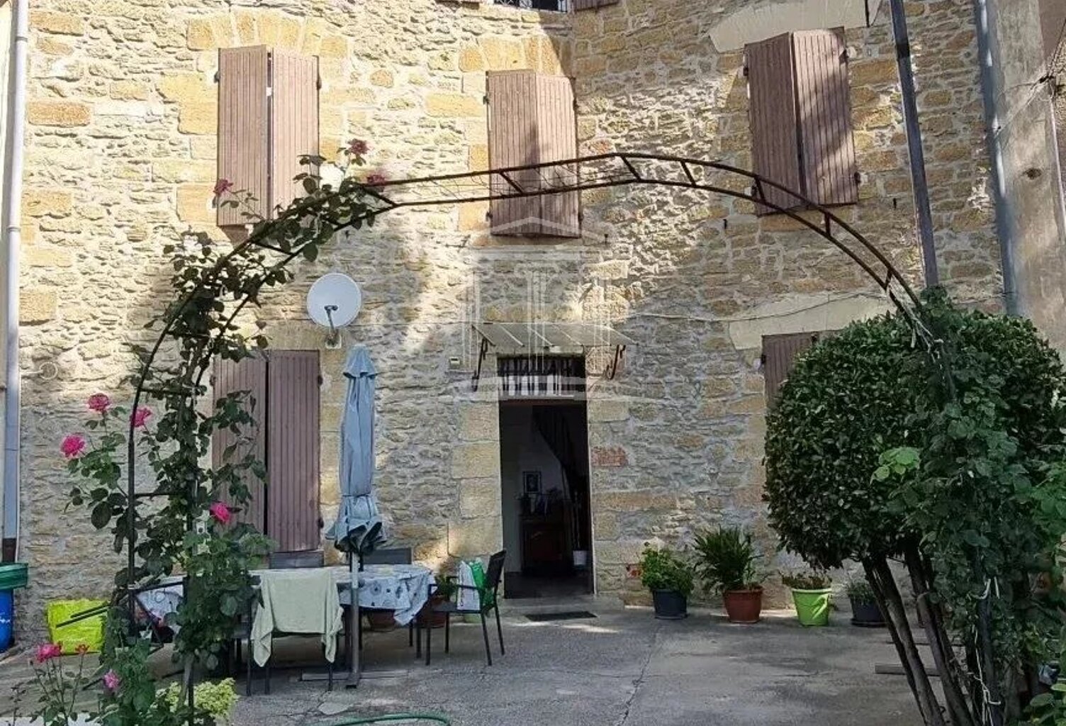 Sorgues — photo 1