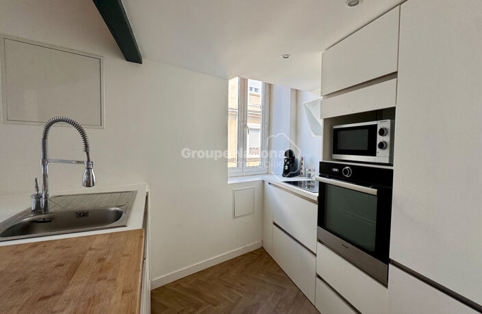 NÎMES - Appartement T2 de 67 m² - Dernier étage, proche Écusson — photo 5