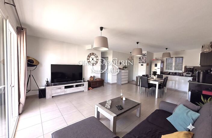 Maison de plain-pied 2015 – 3 chambres – Vue Rocher — photo 4