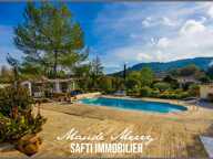 Villa de plain-pied offrant 2 logements (120 m2 et 87 m2) distincts pouvant se réunir facilement pour faire une seule grande maison - piscine - garage et ateliers - terrain plat de 2500 m2 - tout à l'égout - possibilité de détachement de parcelle déjà détachée d'environ 900 m2 avec emprise au sol possible de 130 m2 — photo 2