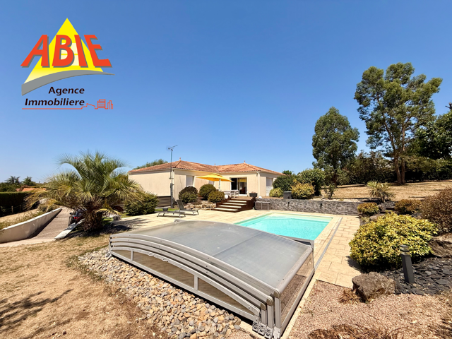 Maison familiale avec piscine à L'Orbrie — photo du bien