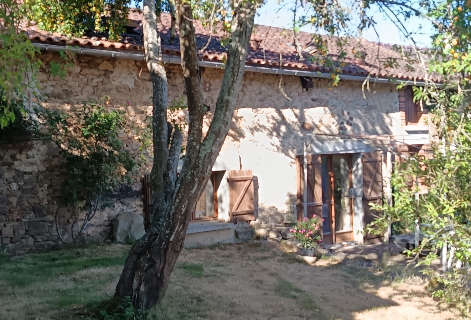 Maison 3 chambres en pierres avec grange — photo 1