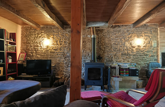 Maison 3 chambres en pierres avec grange — photo 4