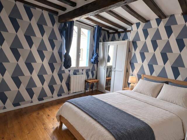 Savignies  « La Maison du Bourg », du charme, de la lumière et une terrasse à l'abri des regards — photo du bien
