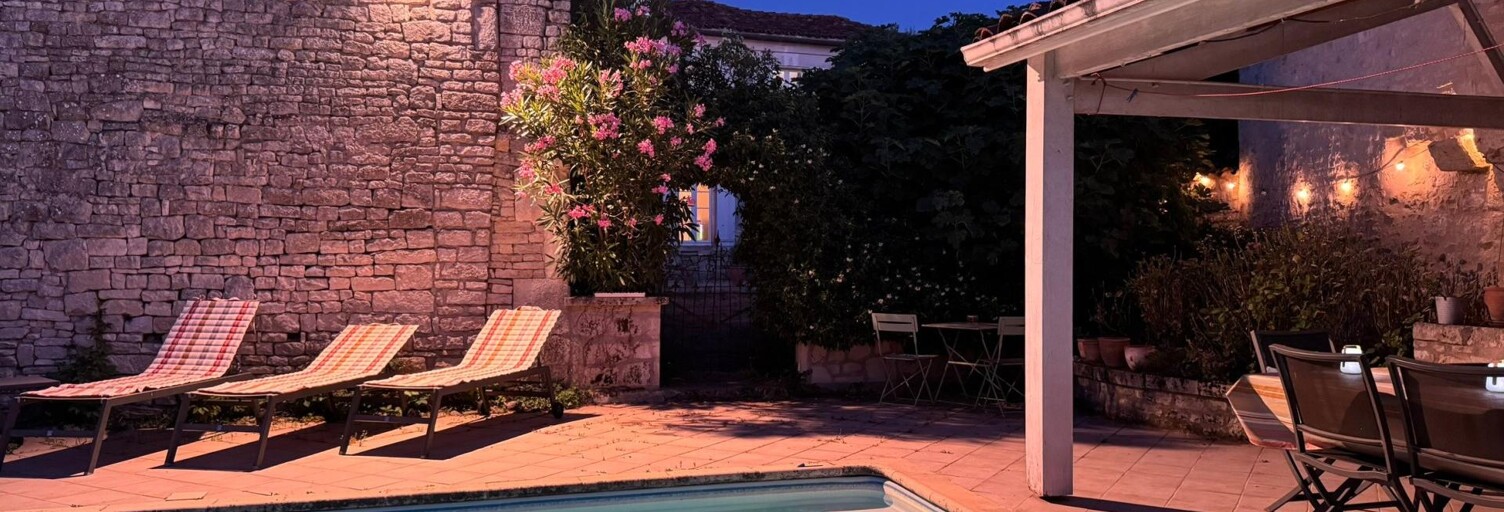 Maison 6 Pièces 235 m² à vendre à Chassors (16200)