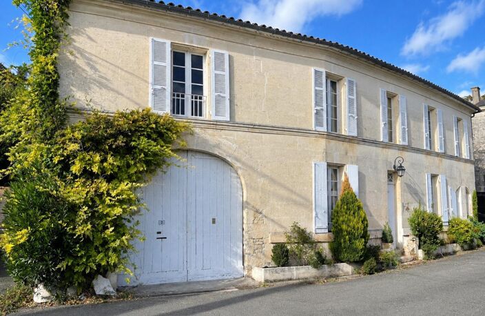 A Chassors, maison de charme de avec piscine, garage, jardin et dépendances à 15mn de Cognac — photo 3
