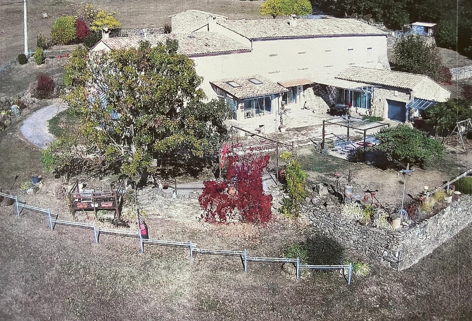 Entre Dieulefit et Bourdeaux - Ancienne ferme rénovée sur 13 hectares avec vue panoramique sur les 3 Becs — photo 1