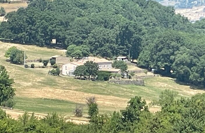 Entre Dieulefit et Bourdeaux - Ancienne ferme rénovée sur 13 hectares avec vue panoramique sur les 3 Becs — photo 4